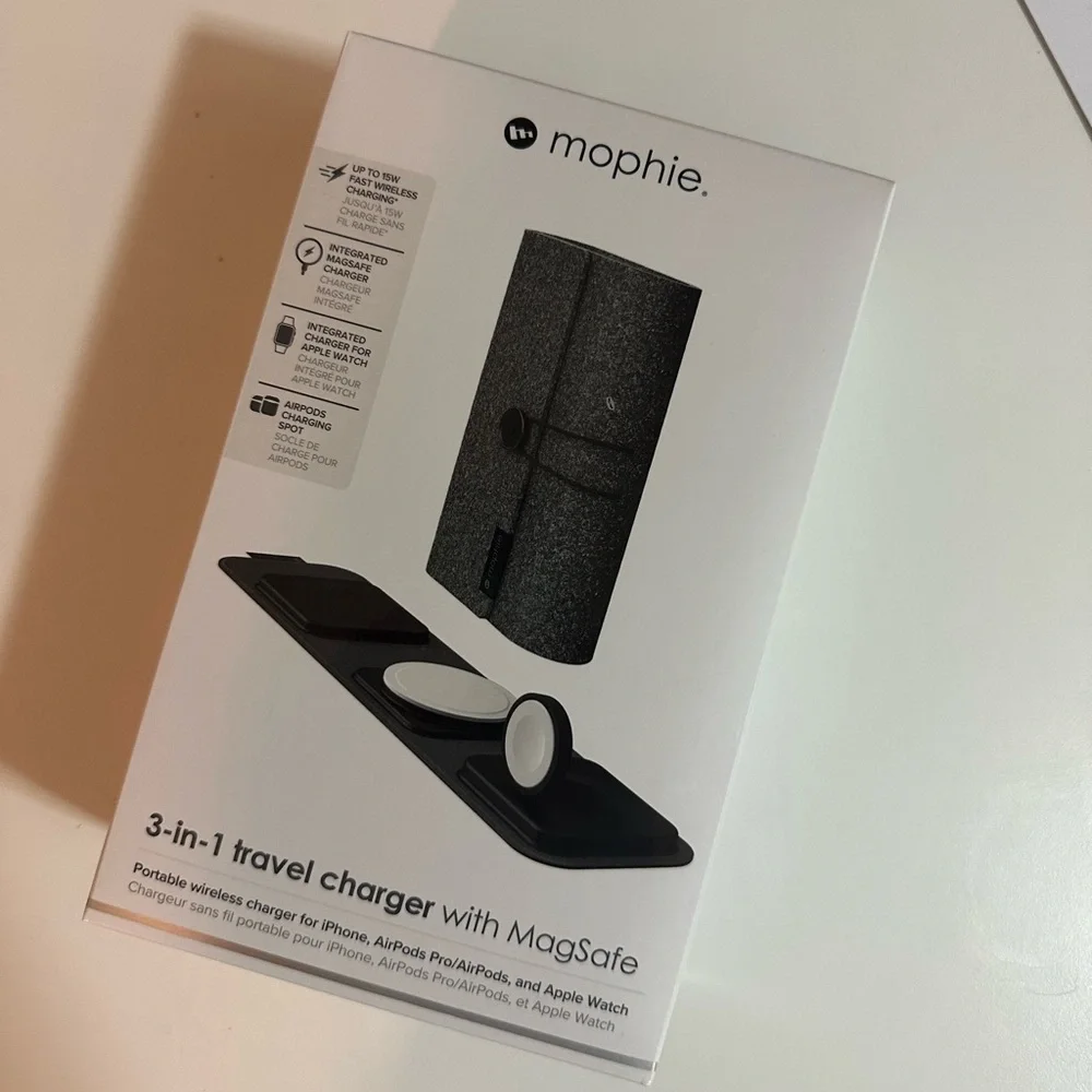 New in box Mophie Travel Pack Charging Station